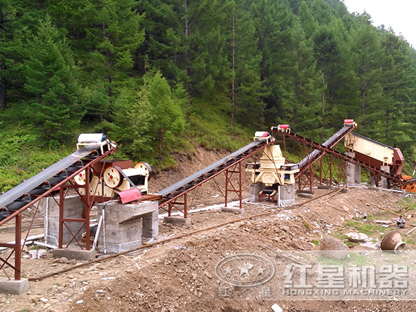 冲击式破碎机工作现场